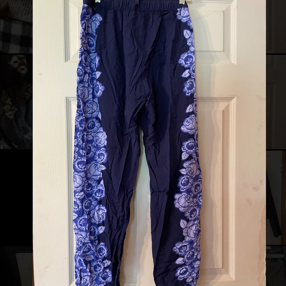 Aerie Women’s Blue And Purple Floral Jogger Pants Size Medium. New With Tags - Picture 2 of 3